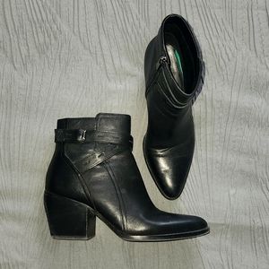 Black Naturalizer booties